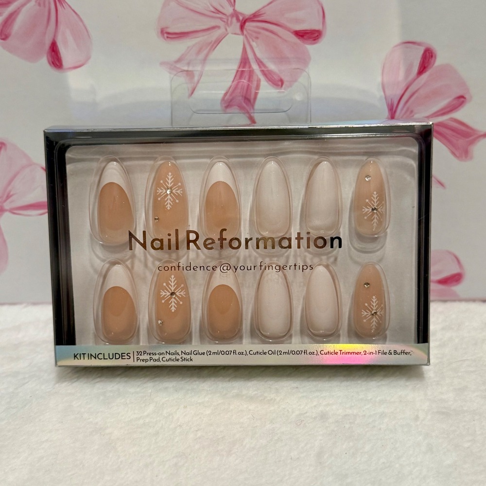 Nail Reformation 32 Press On Nails French Snowflake Design Almond Shape